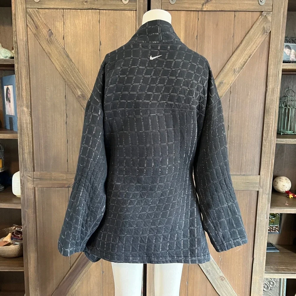 Nike Yoga Therma-FIT Quilted Wrap Jacket Black Silver Grid DM7015-010 Womens 2X